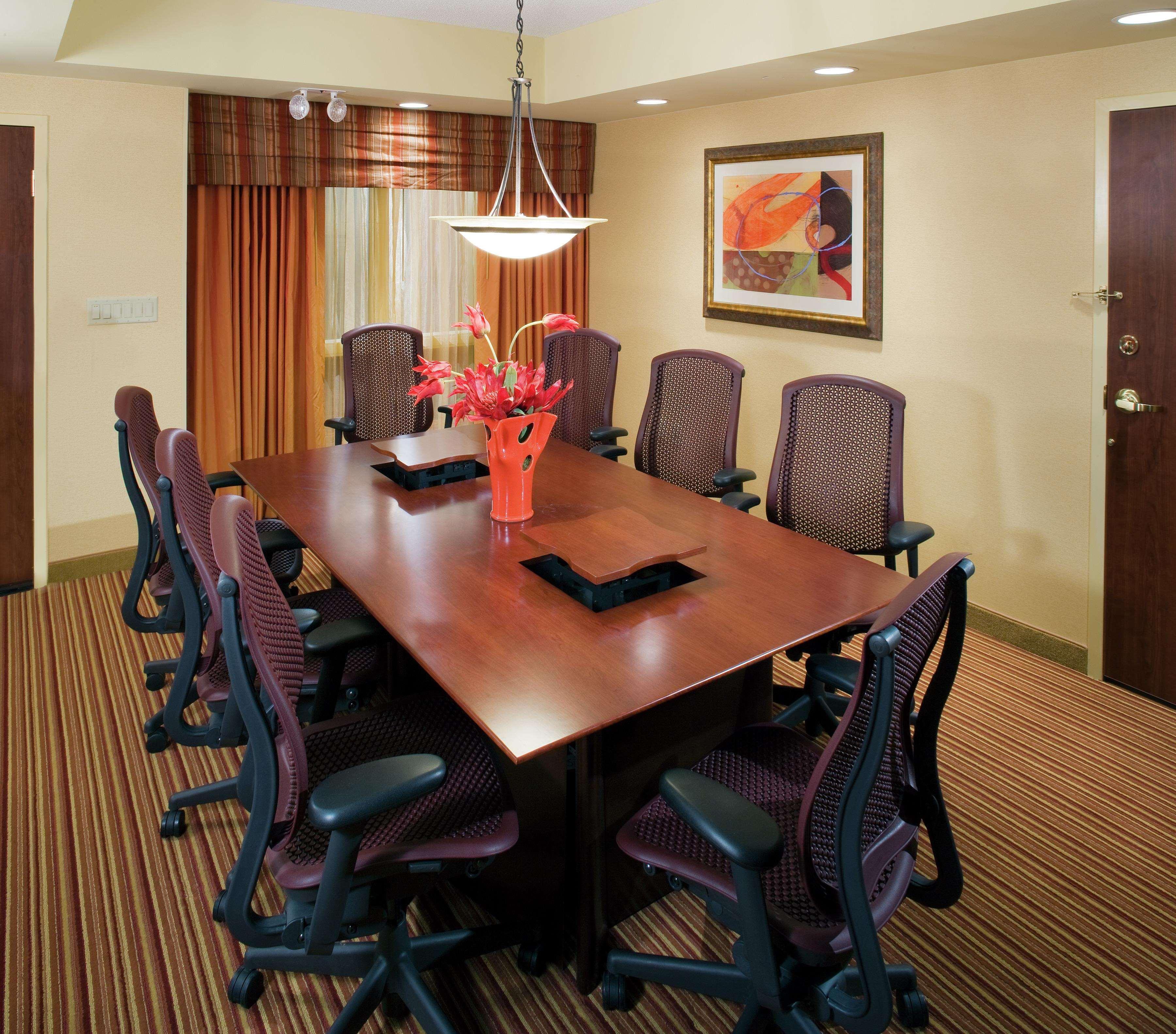 Embassy Suites By Hilton Norman Hotel & Conference Center Business photo
